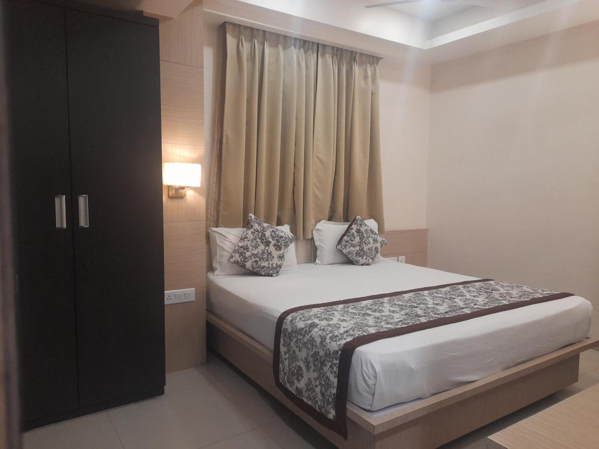 variety inn Patna  Exteriör bild