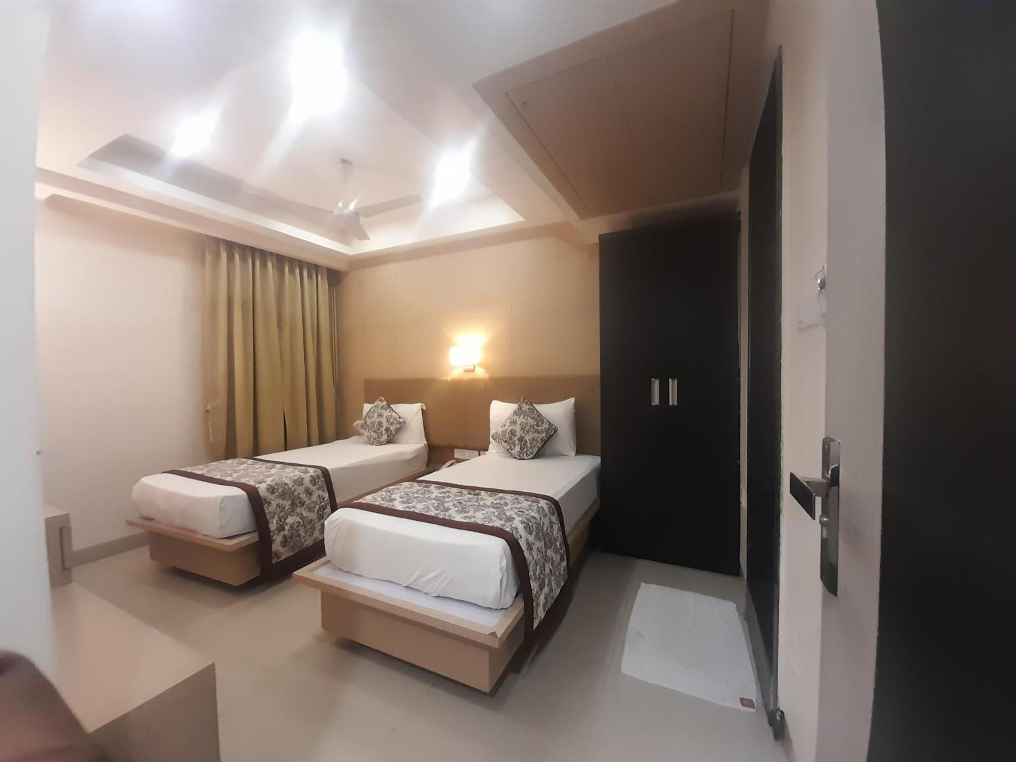 variety inn Patna  Exteriör bild