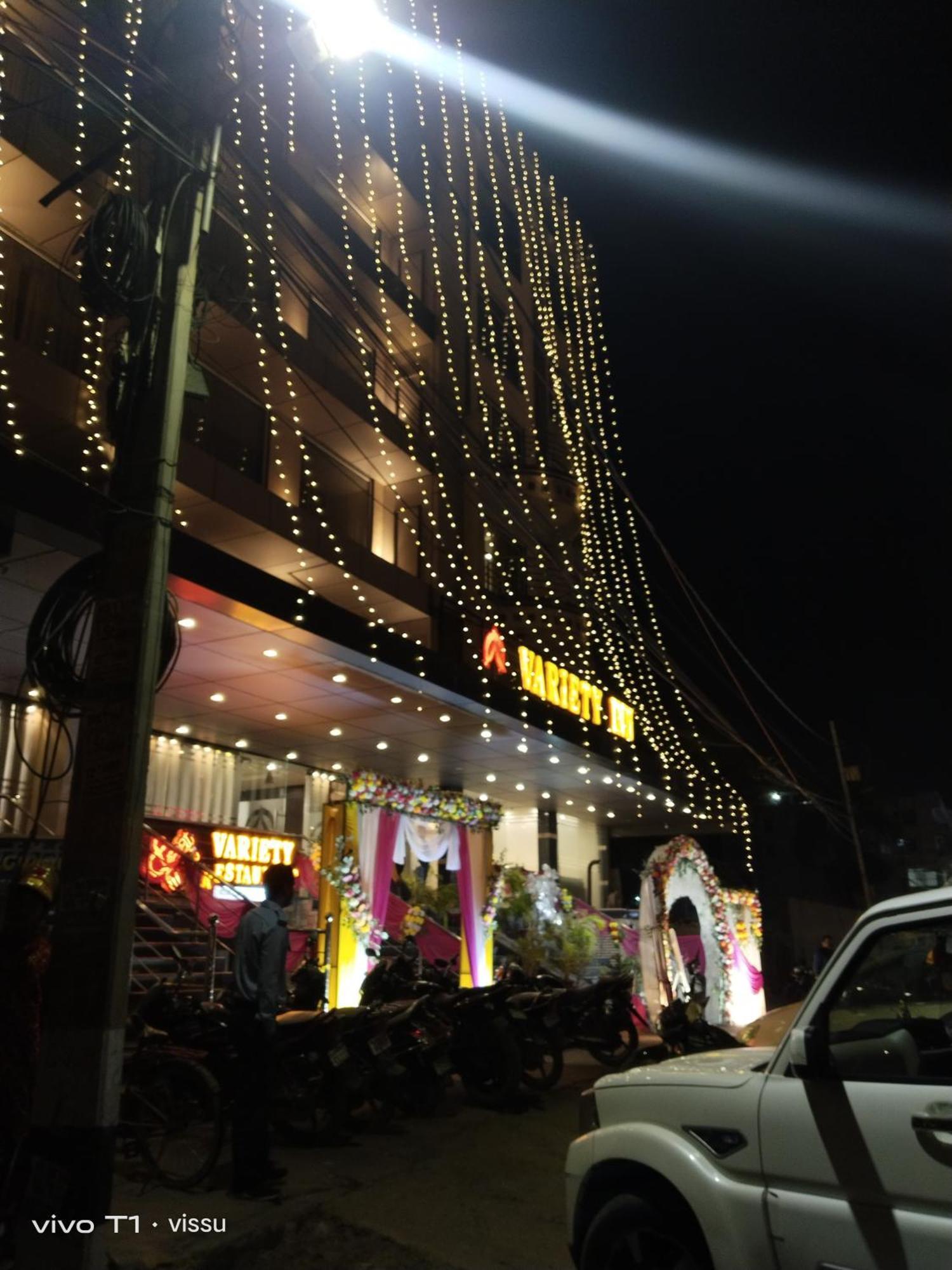 variety inn Patna  Exteriör bild