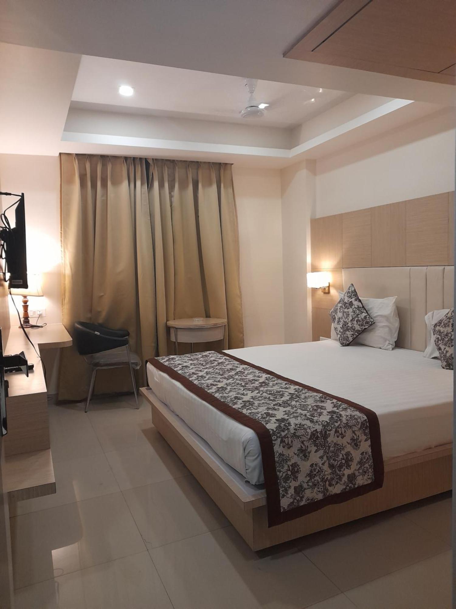 variety inn Patna  Exteriör bild