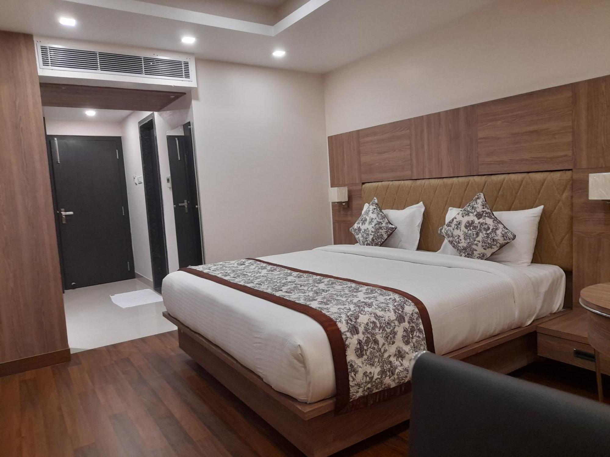 variety inn Patna  Exteriör bild